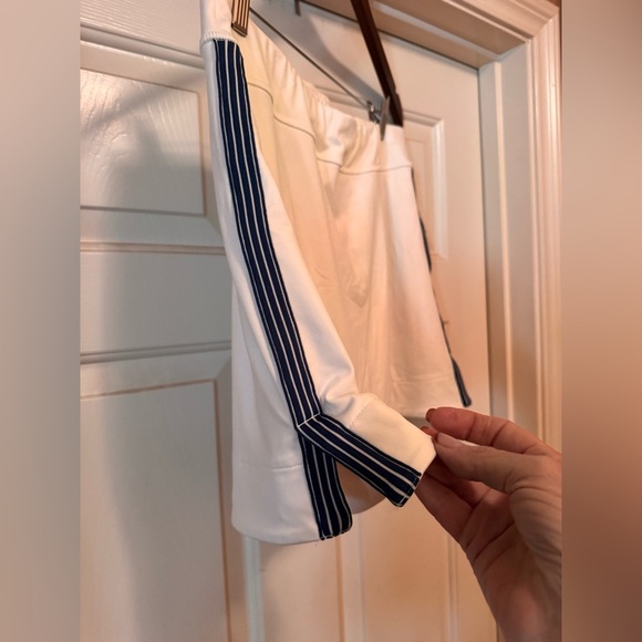 Tuckernuck White Wildflower 14” Elena Tennis Skirt Size Large NWT - Picture 9 of 13